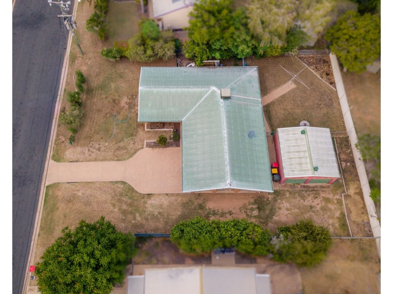 17 Dawn Crescent, Emerald QLD 4720