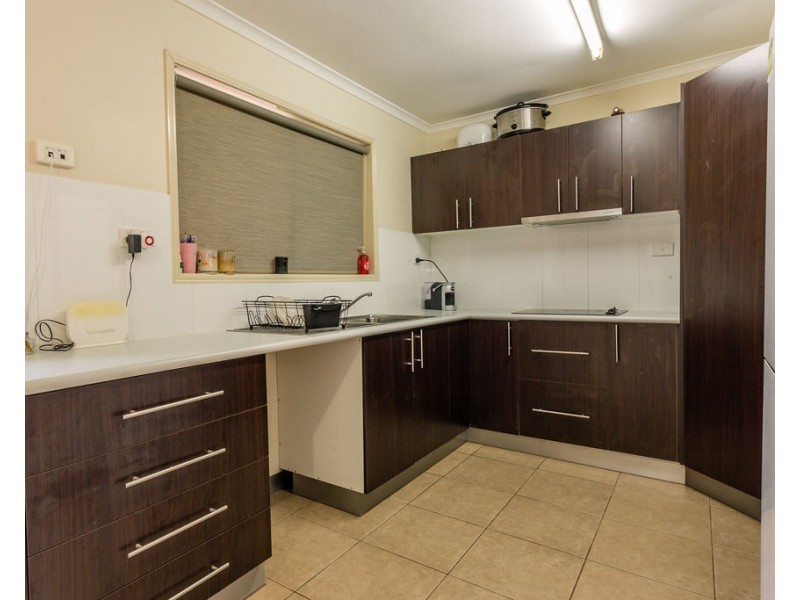17 Dawn Crescent, Emerald QLD 4720