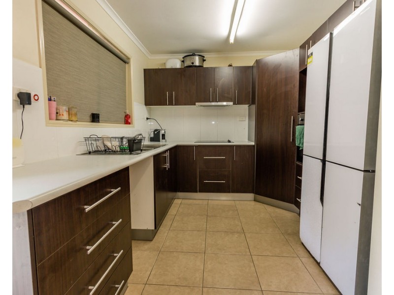 17 Dawn Crescent, Emerald QLD 4720
