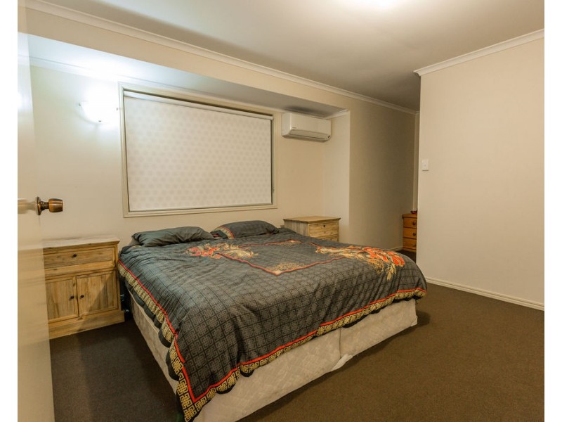 17 Dawn Crescent, Emerald QLD 4720