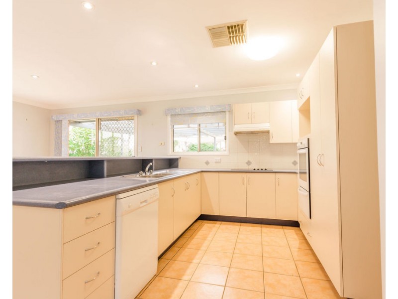53 Crinum Crescent, Emerald QLD 4720