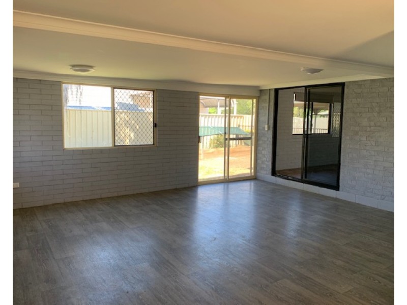 17 Morse Street, Emerald QLD 4720