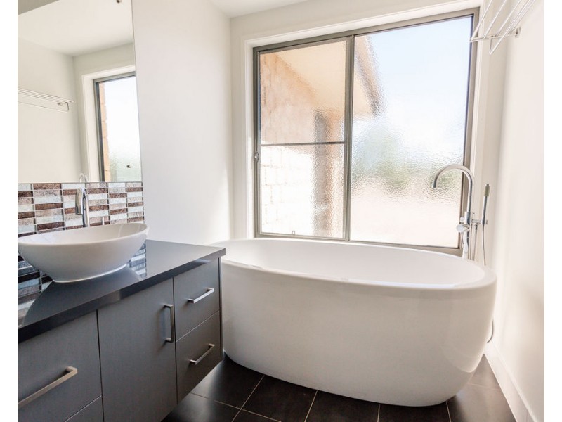 332 Glengallan Road, Emerald QLD 4720