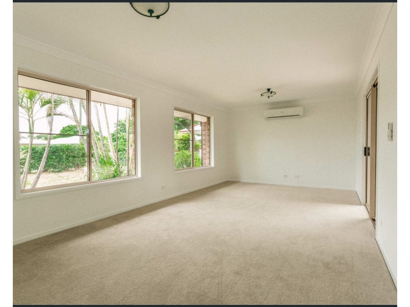 10 Jacqueline Drive, Emerald QLD 4720