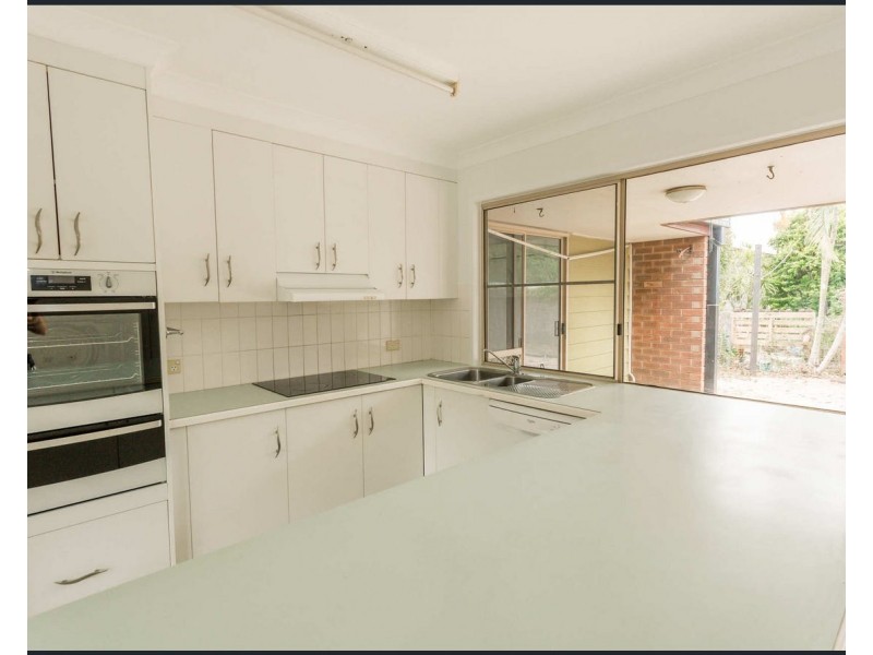 10 Jacqueline Drive, Emerald QLD 4720