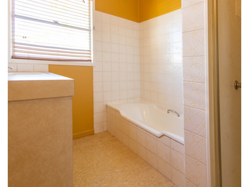 12 Yamala Street, Emerald QLD 4720