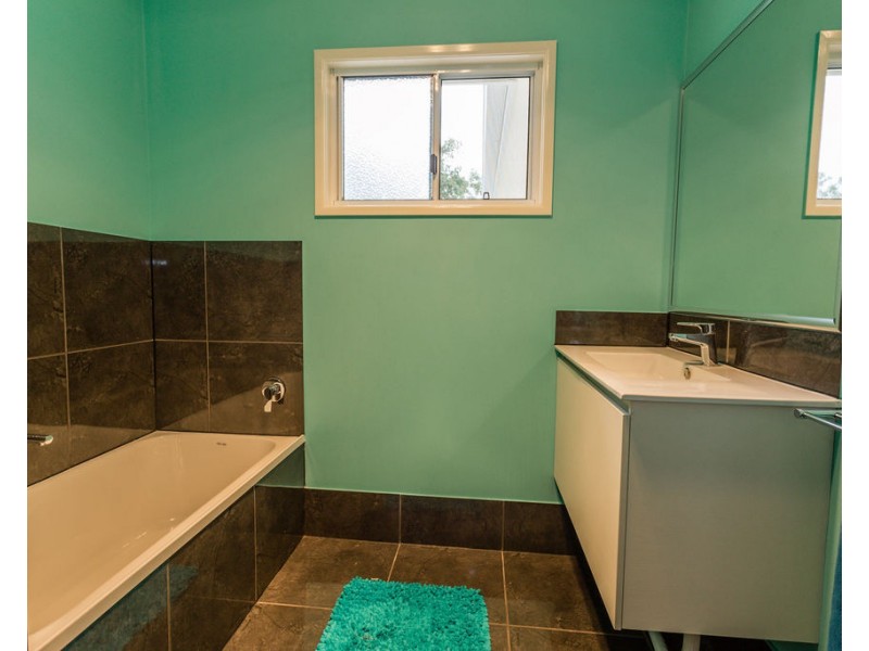 162 Chudleigh Drive, Emerald QLD 4720