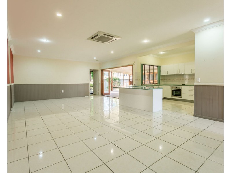 6 Siobhan Court, Emerald QLD 4720