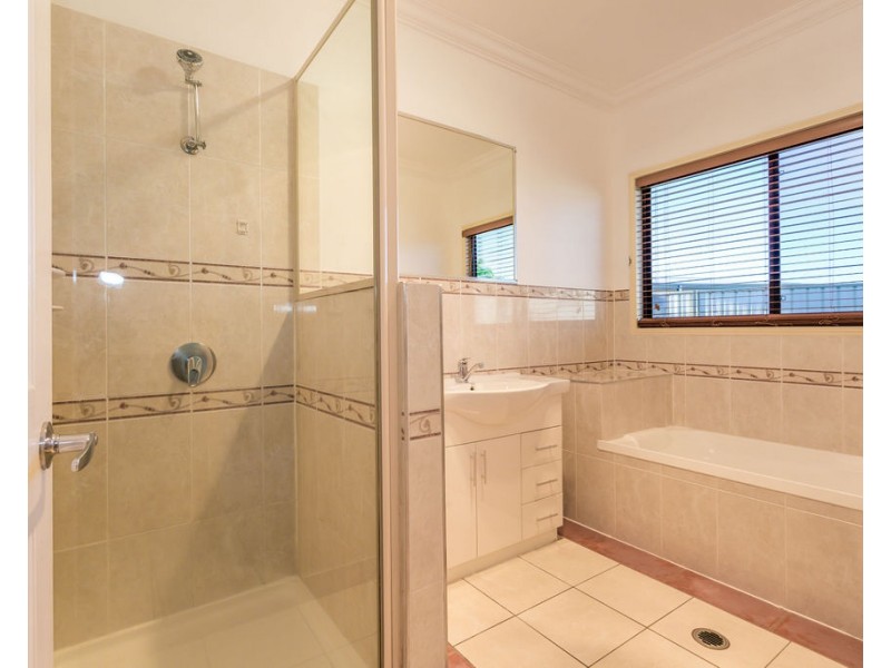 6 Siobhan Court, Emerald QLD 4720