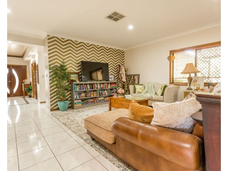 21 Russ Layton Drive, Emerald QLD 4720