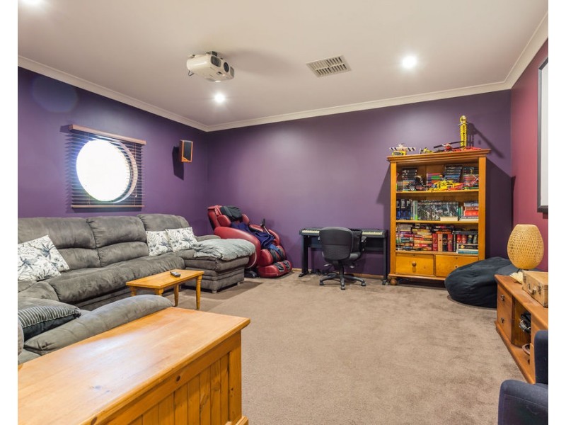 21 Russ Layton Drive, Emerald QLD 4720