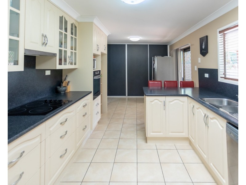 9 Suncross Place, Emerald QLD 4720