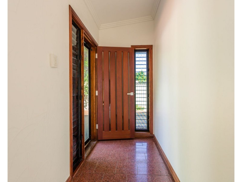 2/9 Aid Street, Emerald QLD 4720