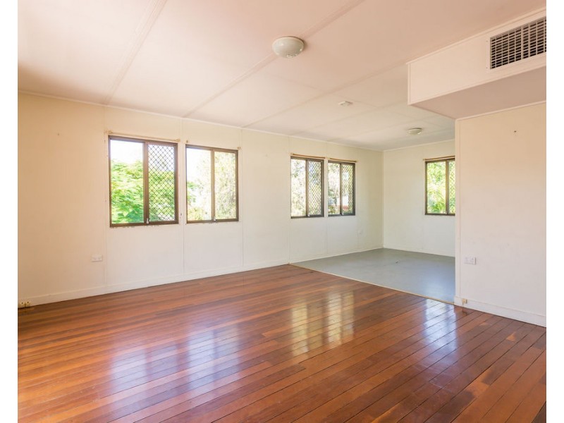 13 Diamond Avenue, Emerald QLD 4720