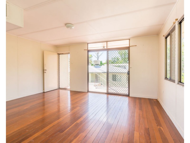 13 Diamond Avenue, Emerald QLD 4720