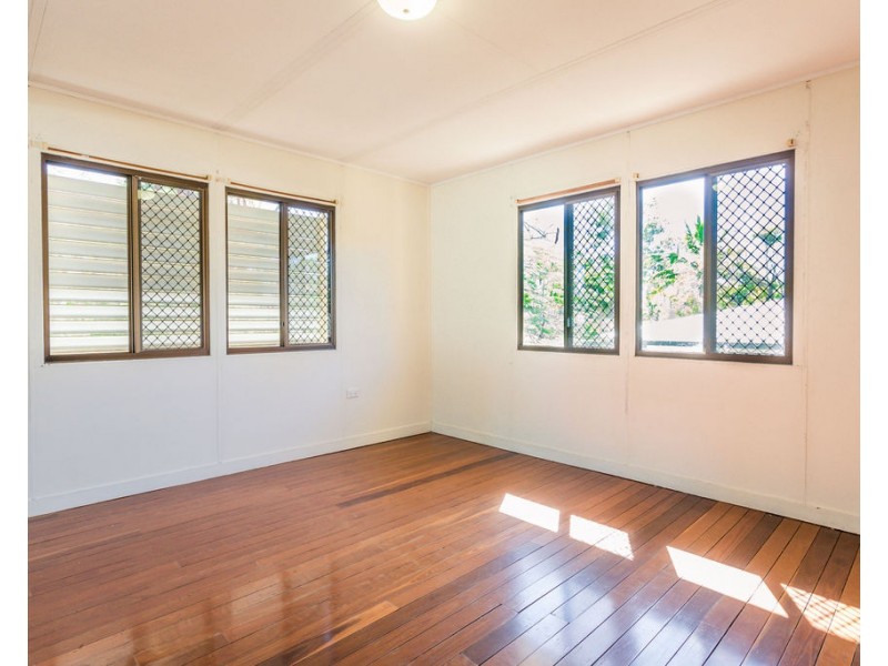 13 Diamond Avenue, Emerald QLD 4720