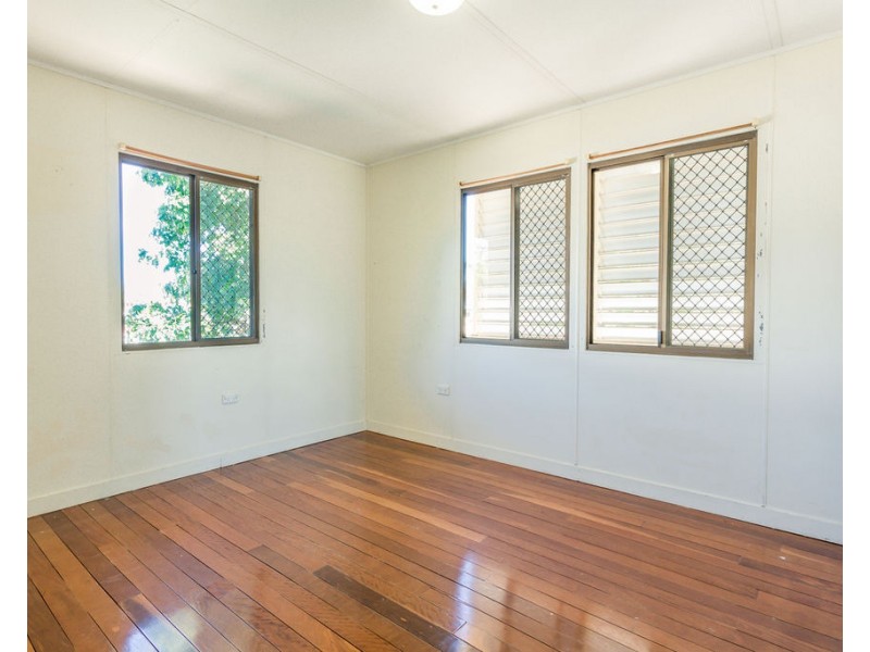 13 Diamond Avenue, Emerald QLD 4720