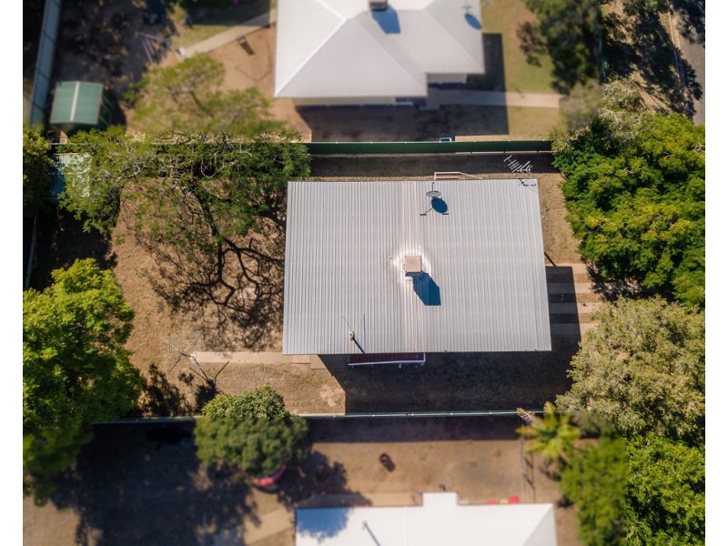 13 Diamond Avenue, Emerald QLD 4720