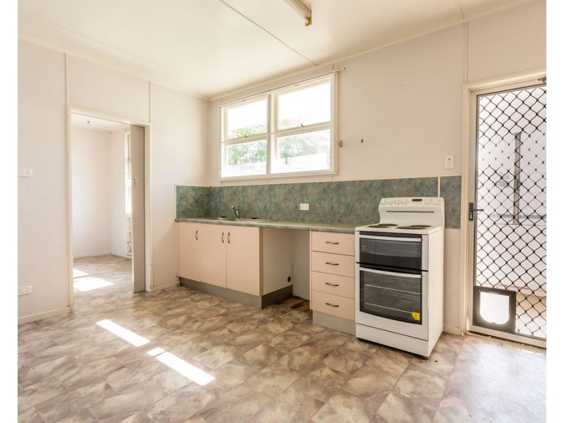 114 Hospital Road, Emerald QLD 4720