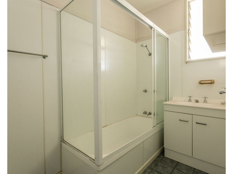 114 Hospital Road, Emerald QLD 4720