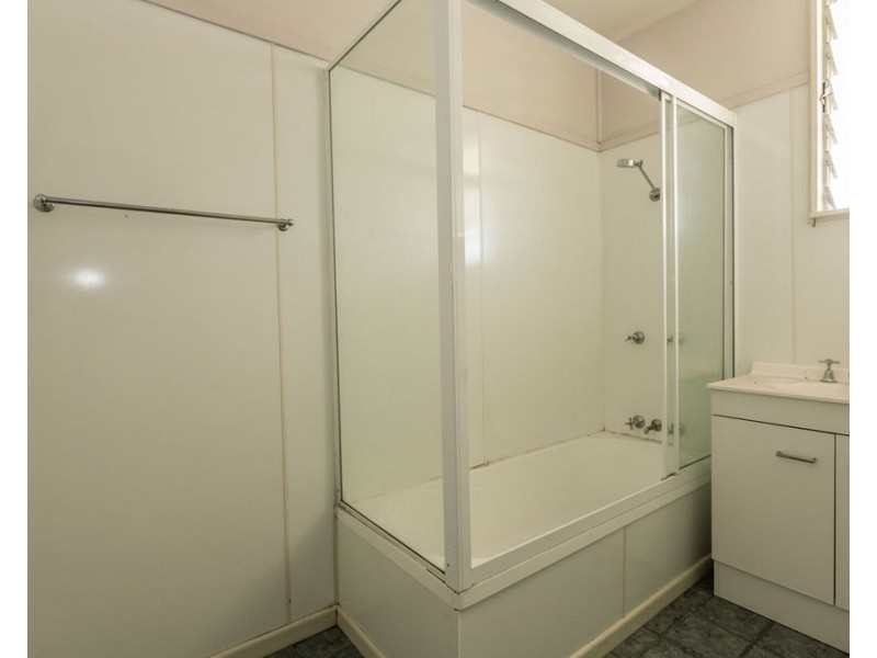 114 Hospital Road, Emerald QLD 4720