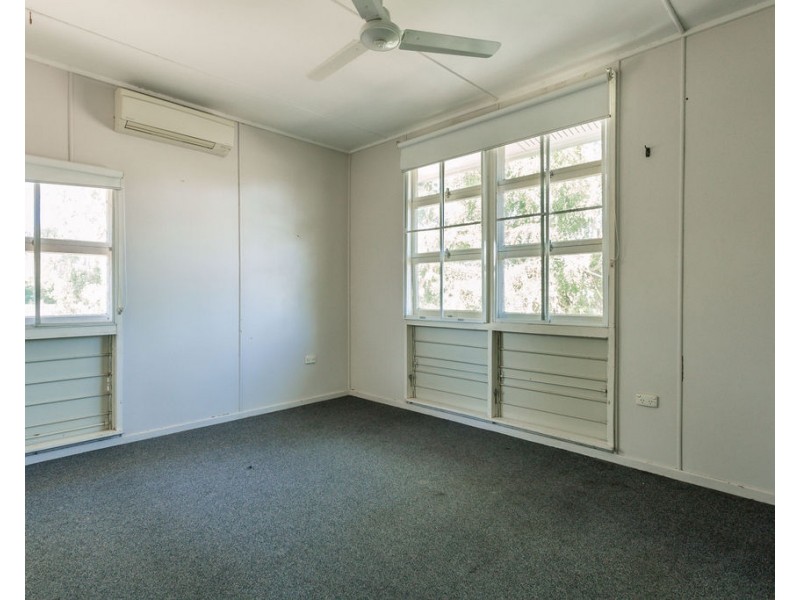 114 Hospital Road, Emerald QLD 4720