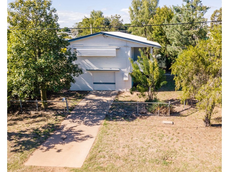 114 Hospital Road, Emerald QLD 4720