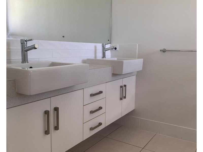 17 Brokenwood Street, Emerald QLD 4720