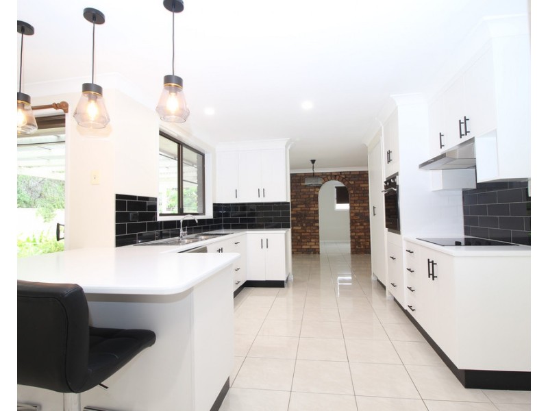 20 Colleen Avenue, Emerald QLD 4720