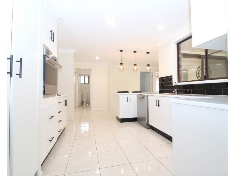 20 Colleen Avenue, Emerald QLD 4720