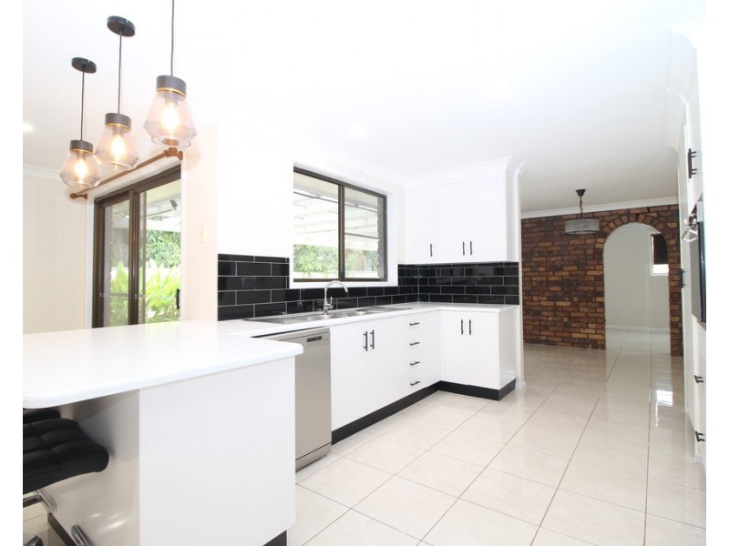 20 Colleen Avenue, Emerald QLD 4720