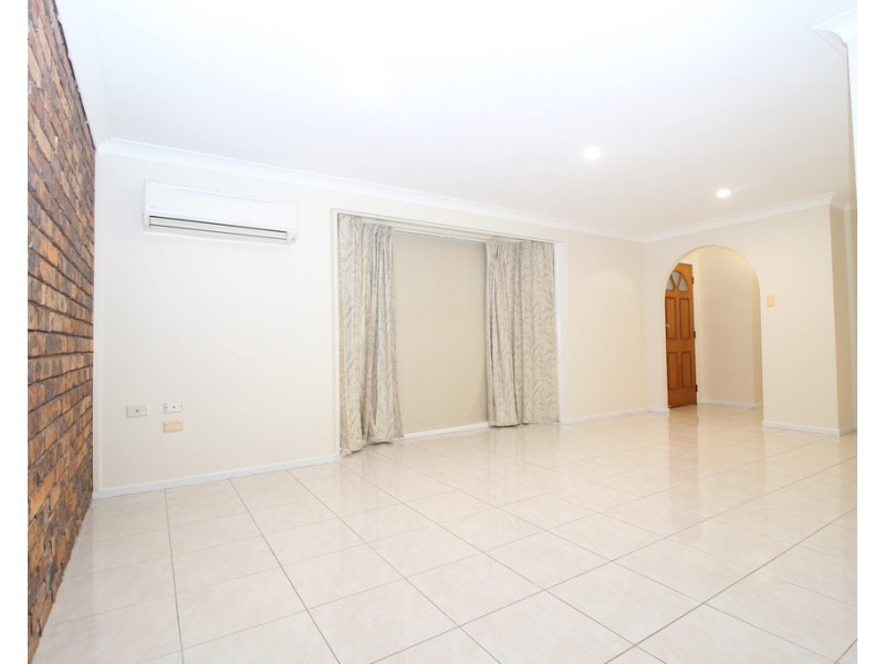 20 Colleen Avenue, Emerald QLD 4720