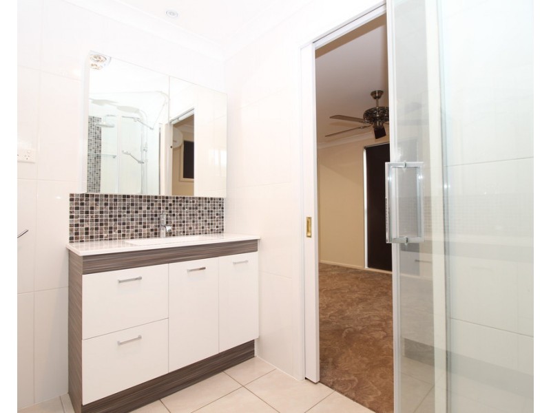 20 Colleen Avenue, Emerald QLD 4720