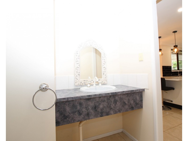 20 Colleen Avenue, Emerald QLD 4720