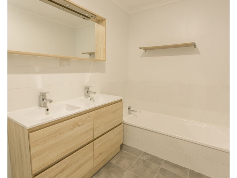 68 Loch Street, Emerald QLD 4720