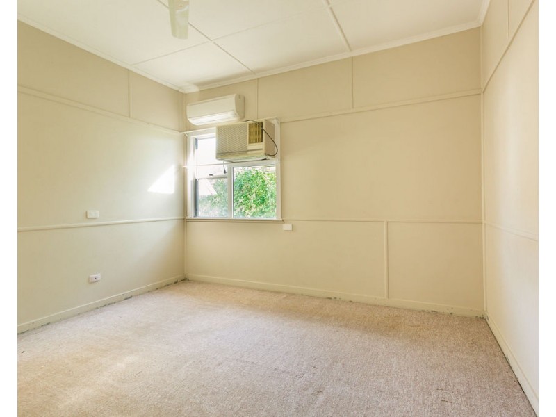 94 Harris Street, Emerald QLD 4720