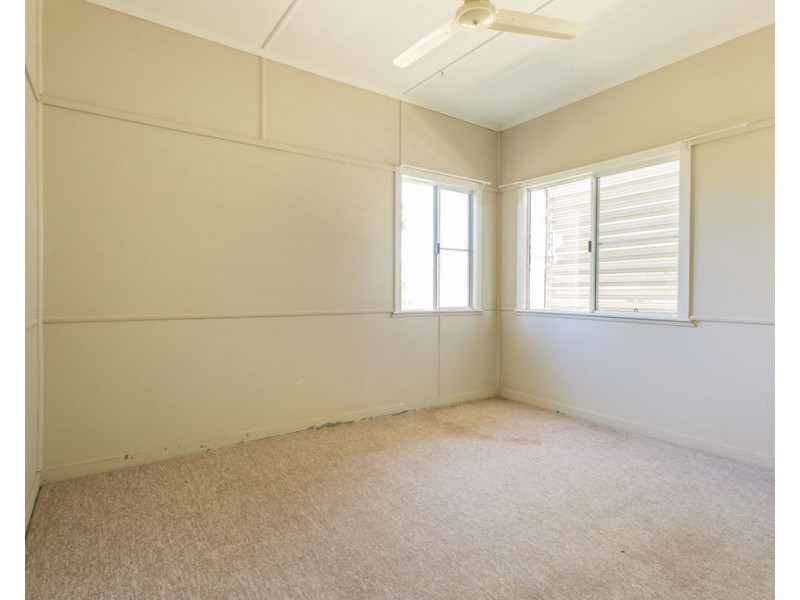 94 Harris Street, Emerald QLD 4720