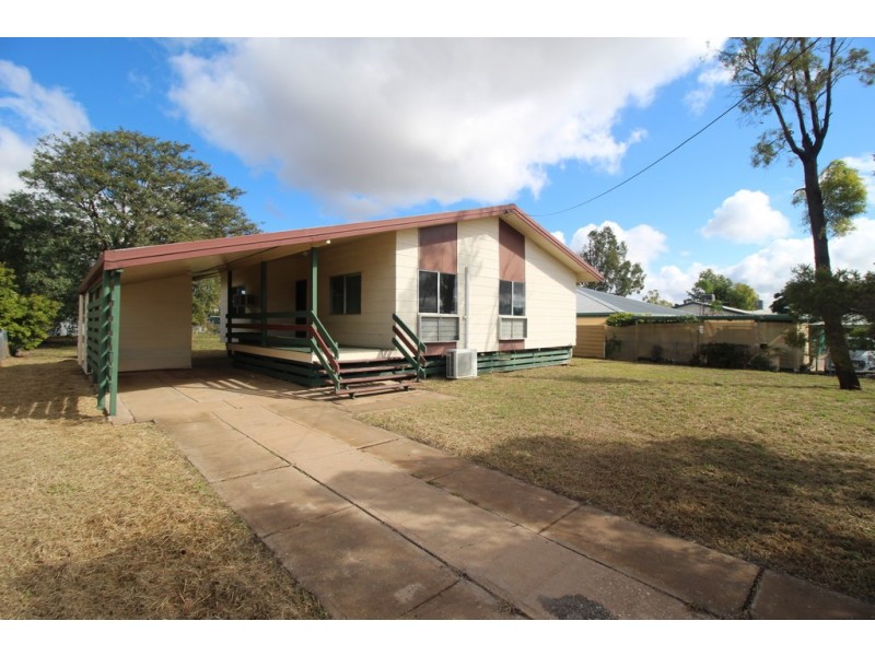 16 Huntley Street, Capella QLD 4723