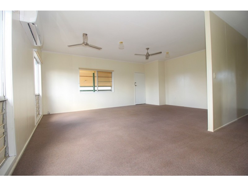 16 Huntley Street, Capella QLD 4723