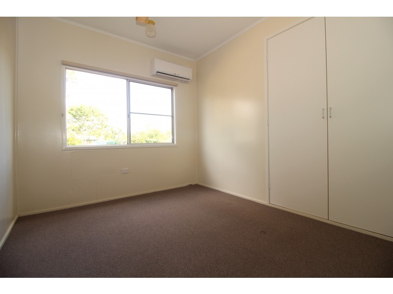 16 Huntley Street, Capella QLD 4723