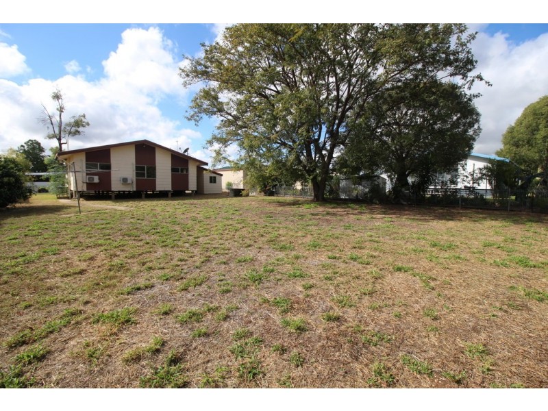 16 Huntley Street, Capella QLD 4723