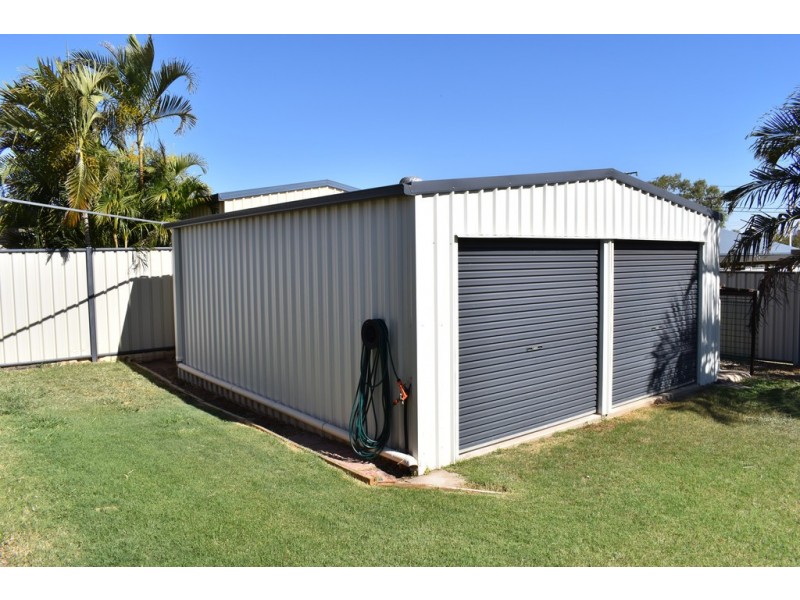 8 Crozier Crescent, Emerald QLD 4720