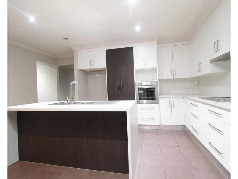 21 Glovar Street, Emerald QLD 4720