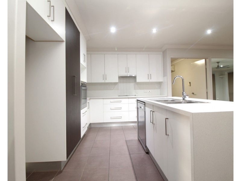 21 Glovar Street, Emerald QLD 4720