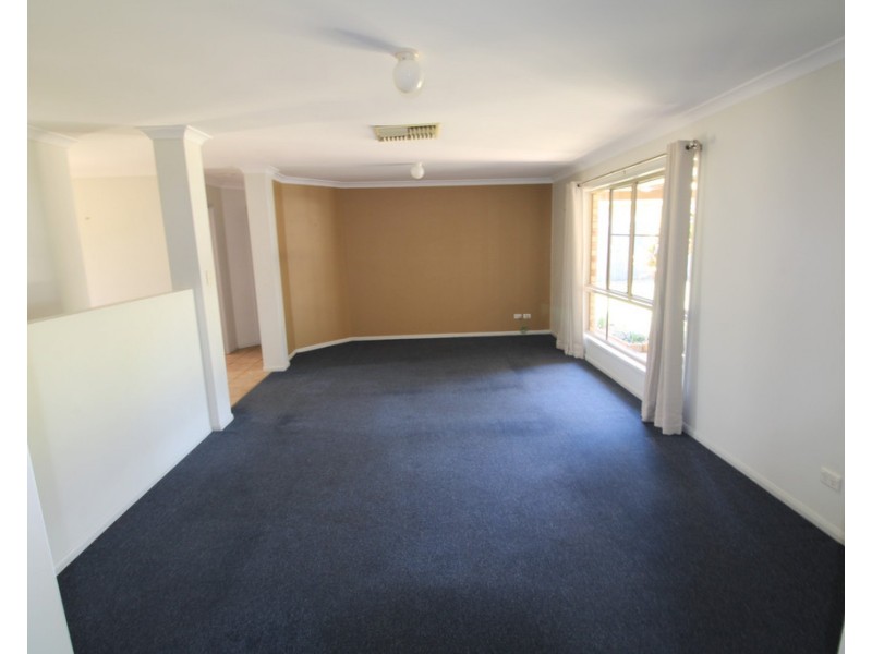 13 Whitchurch Road, Emerald QLD 4720