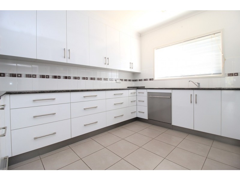 5 Stolz Place, Emerald QLD 4720