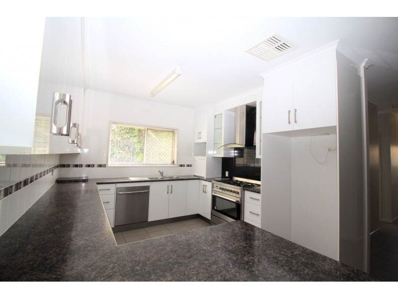 5 Stolz Place, Emerald QLD 4720