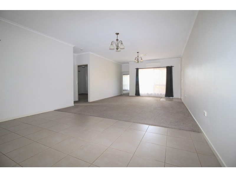 5 Stolz Place, Emerald QLD 4720