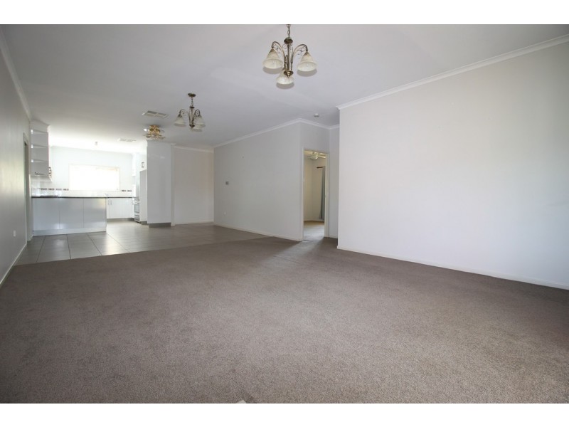 5 Stolz Place, Emerald QLD 4720