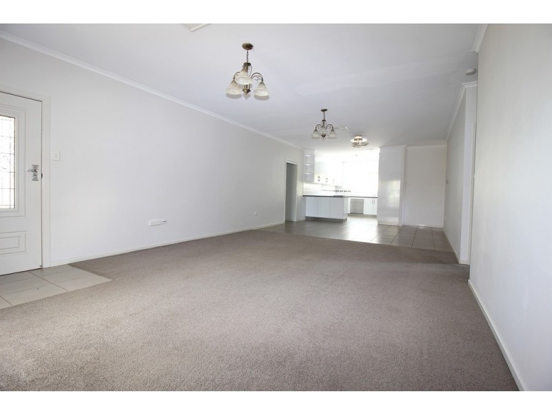 5 Stolz Place, Emerald QLD 4720